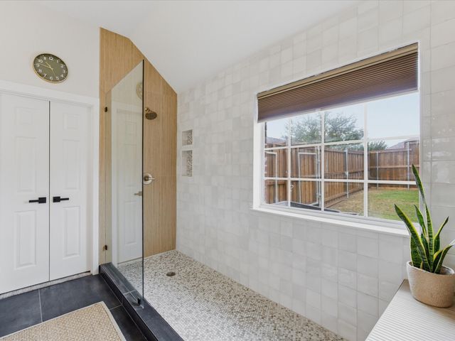 121 Daisey Lane, Justin, TX 76247