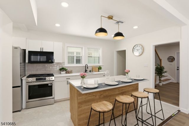 338 E 19Th St, Paterson City, NJ 07524