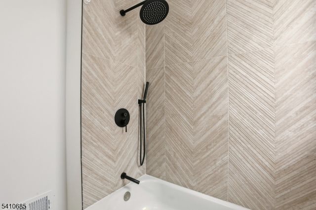 338 E 19Th St, Paterson City, NJ 07524