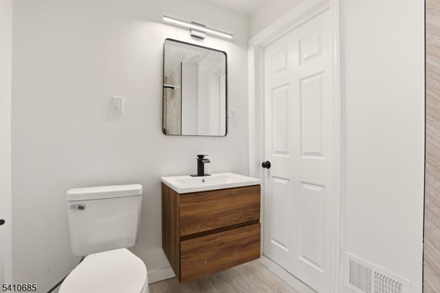 338 E 19Th St, Paterson City, NJ 07524