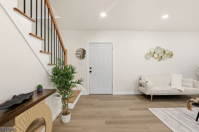 338 E 19Th St, Paterson City, NJ 07524