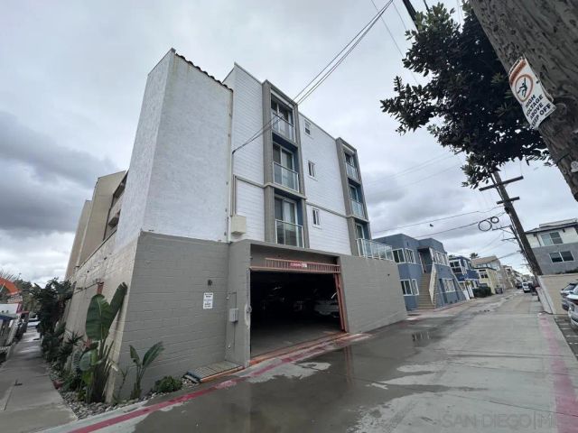 725 Redondo Ct 22, San Diego, CA 92109