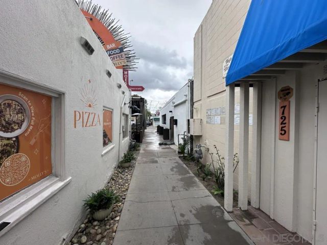 725 Redondo Ct 22, San Diego, CA 92109