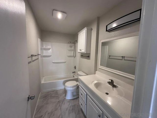 725 Redondo Ct 22, San Diego, CA 92109