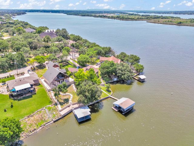 6107 Grande Cove Court, Granbury, TX 76049
