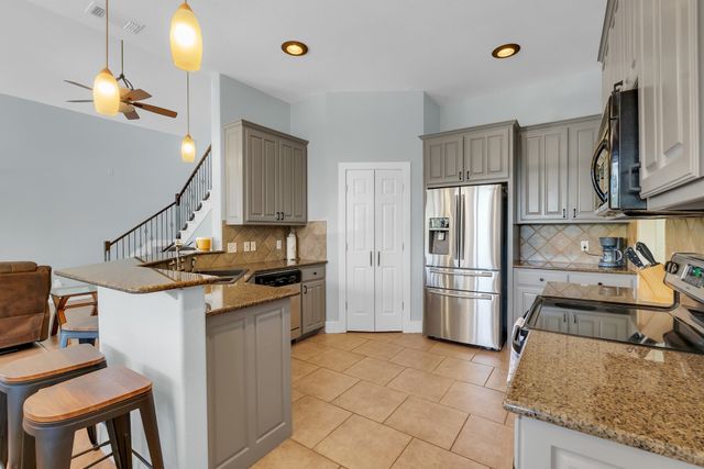 6107 Grande Cove Court, Granbury, TX 76049