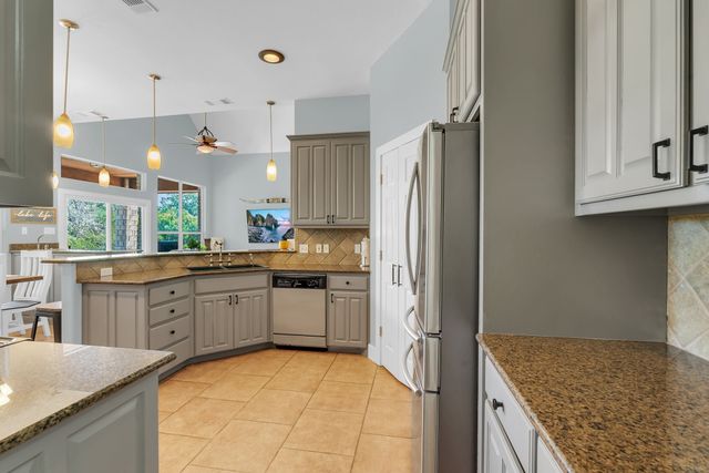 6107 Grande Cove Court, Granbury, TX 76049