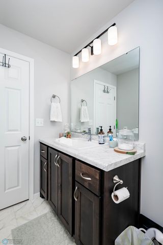 8040 Goldfinch Drive, Horace, ND 58047