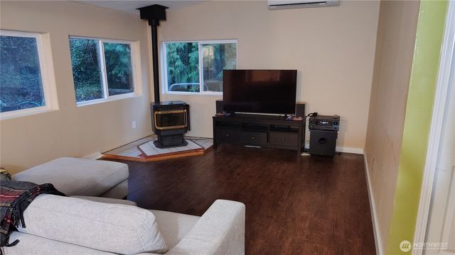 25123 120th Avenue SW, Vashon, WA 98070