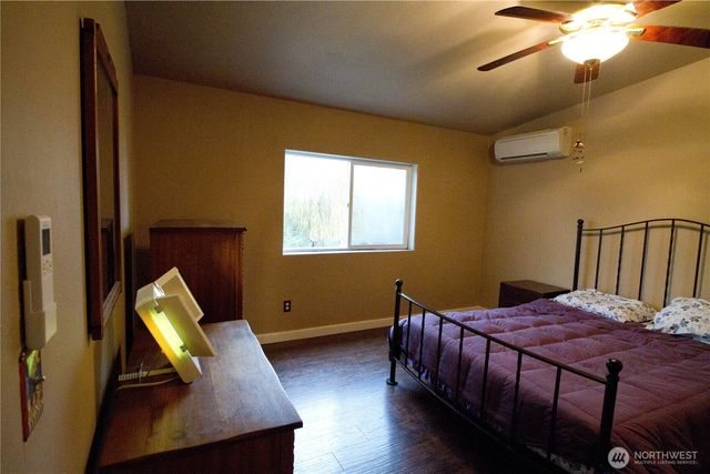 25123 120th Avenue SW, Vashon, WA 98070