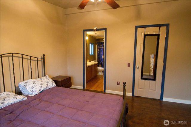 25123 120th Avenue SW, Vashon, WA 98070