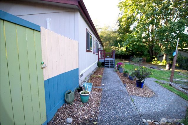 25123 120th Avenue SW, Vashon, WA 98070