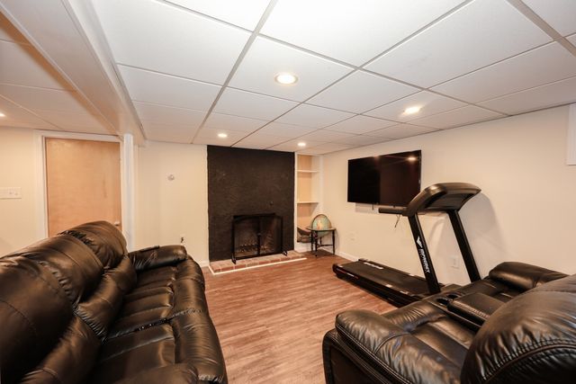 86 Meadowbrook Road, Chelmsford, MA 01863