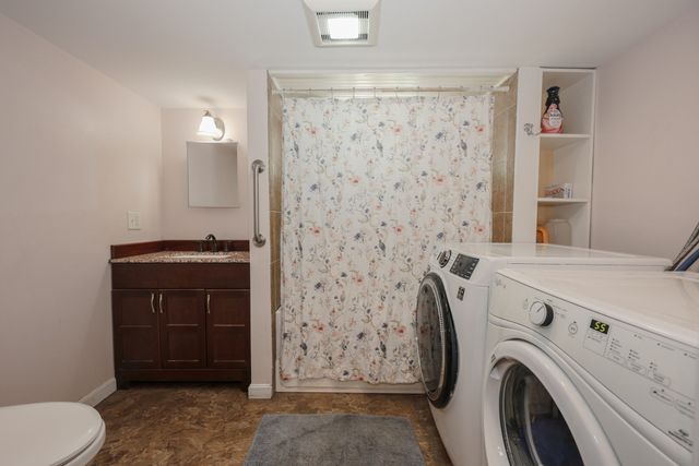 86 Meadowbrook Road, Chelmsford, MA 01863