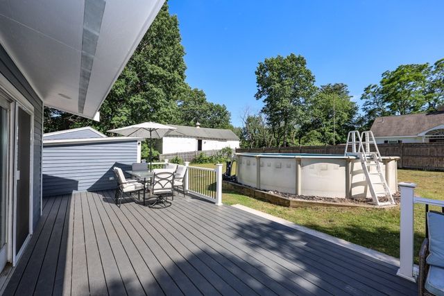 86 Meadowbrook Road, Chelmsford, MA 01863