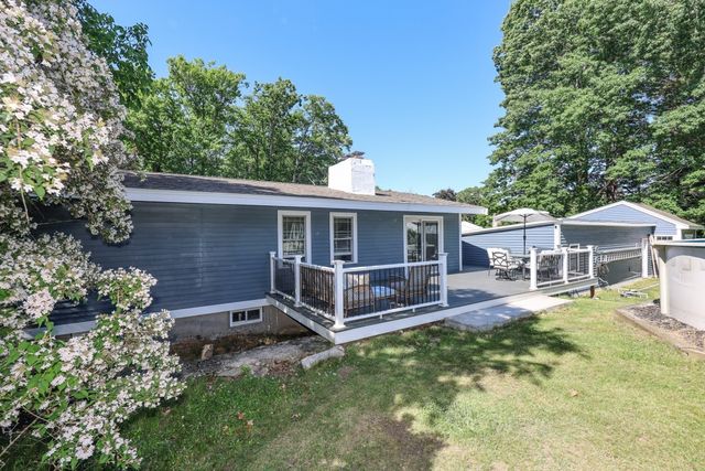 86 Meadowbrook Road, Chelmsford, MA 01863