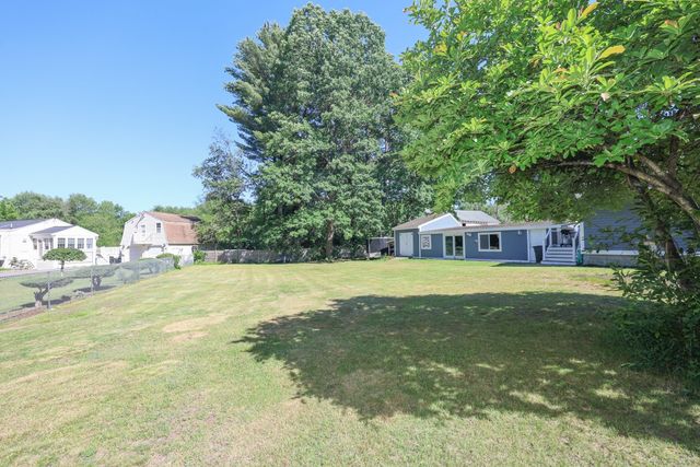 86 Meadowbrook Road, Chelmsford, MA 01863