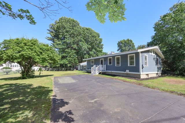 86 Meadowbrook Road, Chelmsford, MA 01863