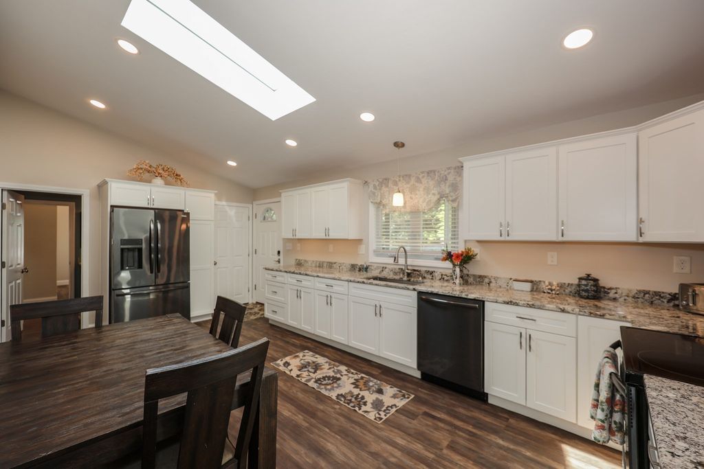 86 Meadowbrook Road, Chelmsford, MA 01863