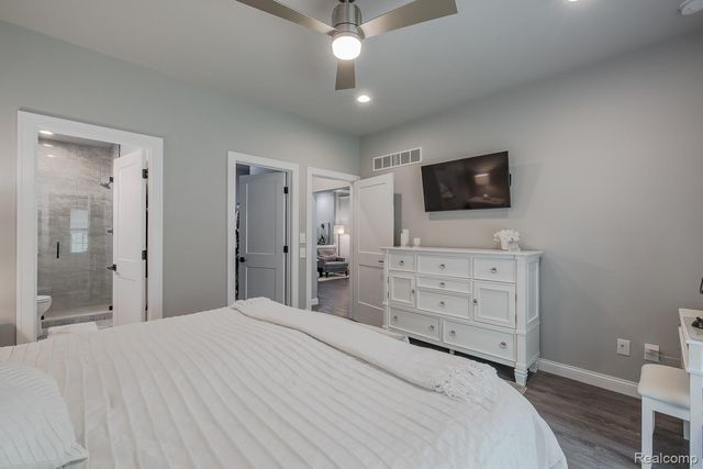 7466 Village Court, Springfield Charter Township, MI 48350