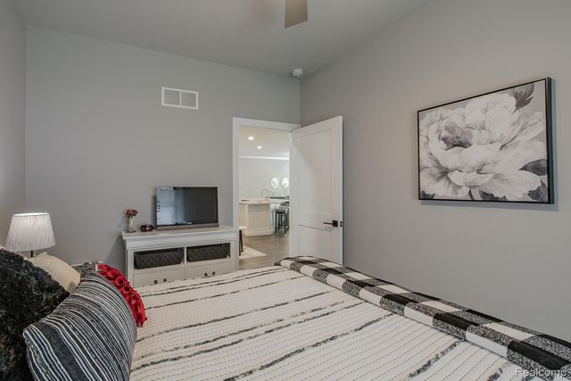 7466 Village Court, Springfield Charter Township, MI 48350