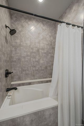 7466 Village Court, Springfield Charter Township, MI 48350