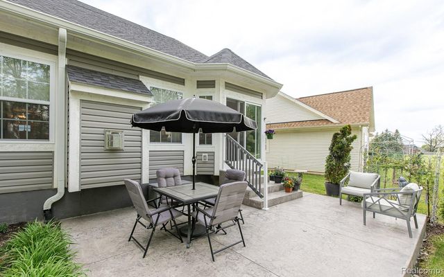 7466 Village Court, Springfield Charter Township, MI 48350