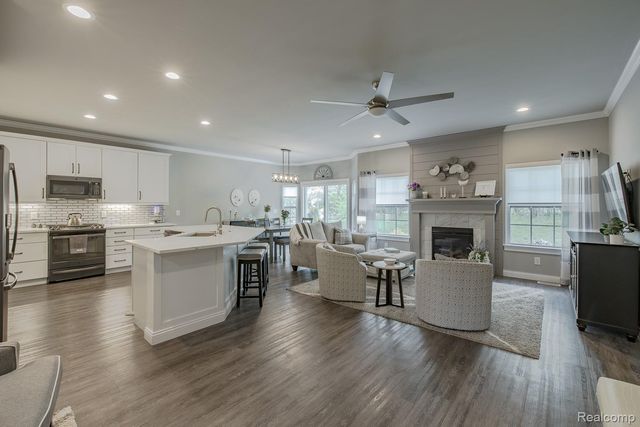 7466 Village Court, Springfield Charter Township, MI 48350