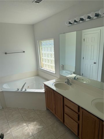 5102 Roxbury, Springdale, AR 72762