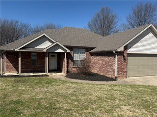 5102 Roxbury, Springdale, AR 72762