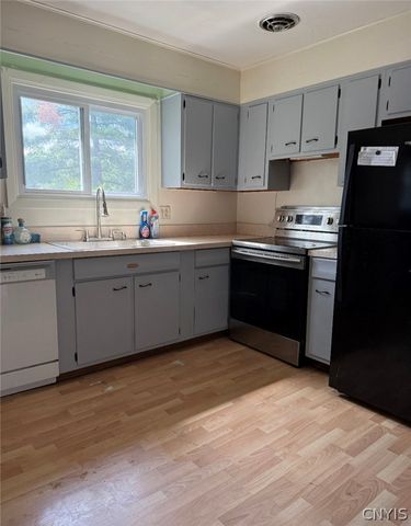 30 Ardencrest Road, Clay, NY 13090