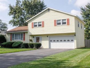 30 Ardencrest Road, Clay, NY 13090
