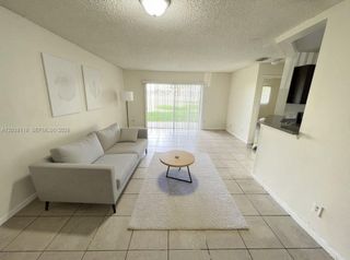 3417 NW 44th St 104, Oakland Park, FL 33309
