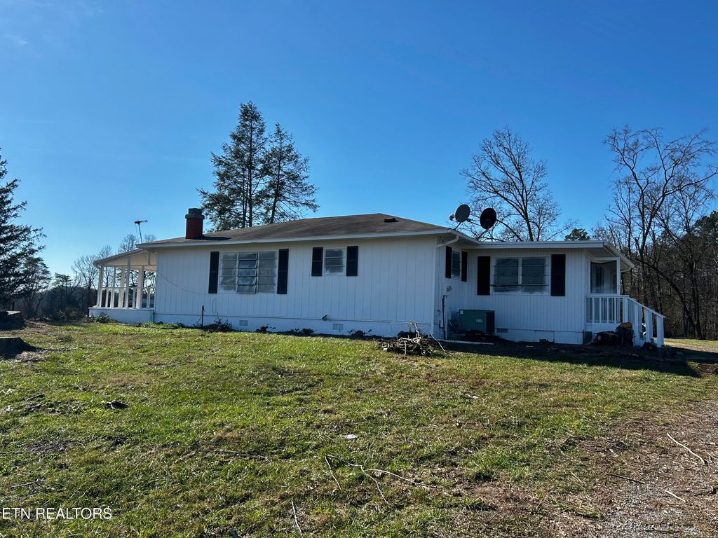 1451 Fairview Rd, Tellico Plains, TN 37385