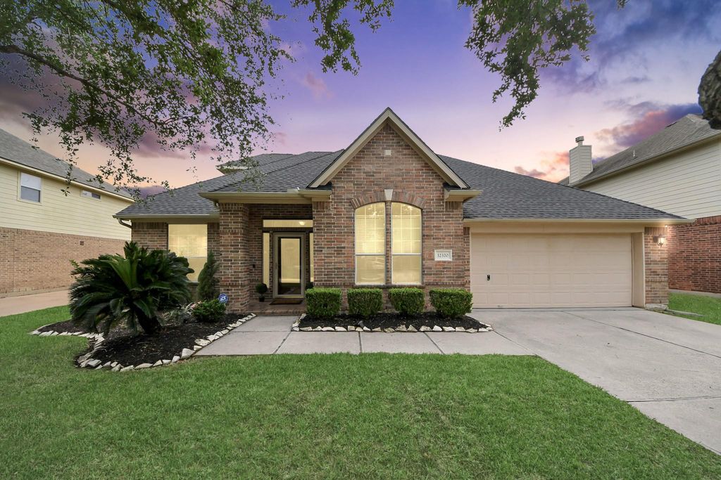 12320 Evening Bay Drive, Pearland, TX 77584