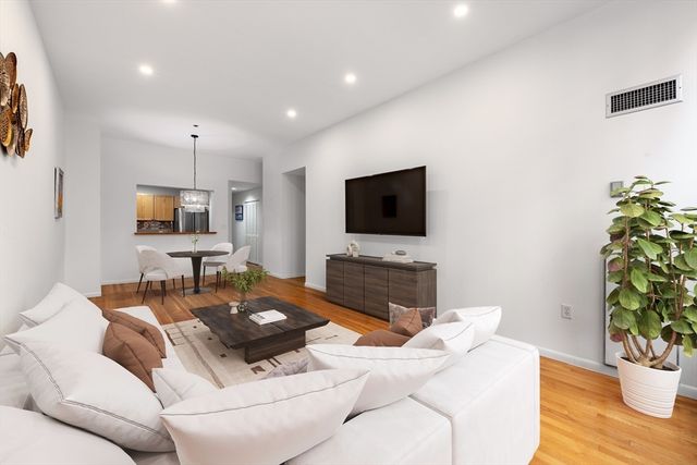 1243 Adams 207, Boston, MA 02124