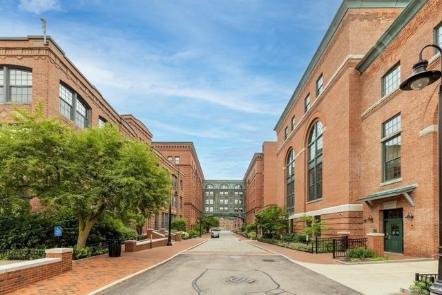1243 Adams 207, Boston, MA 02124