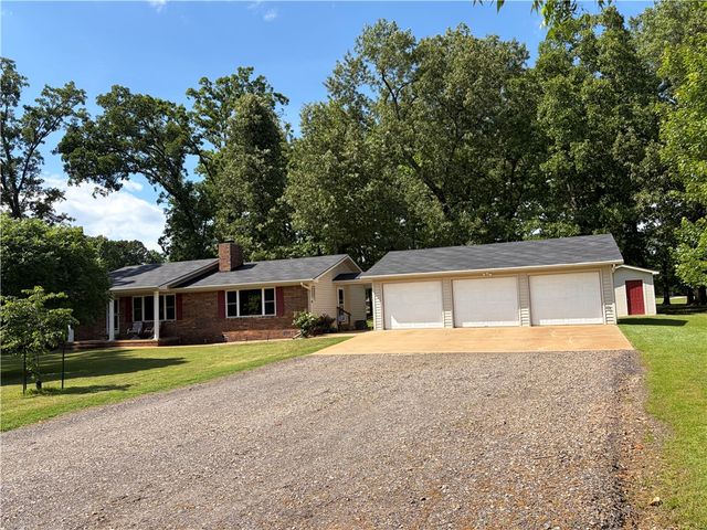 224 Laddy Lane, London, AR 72847