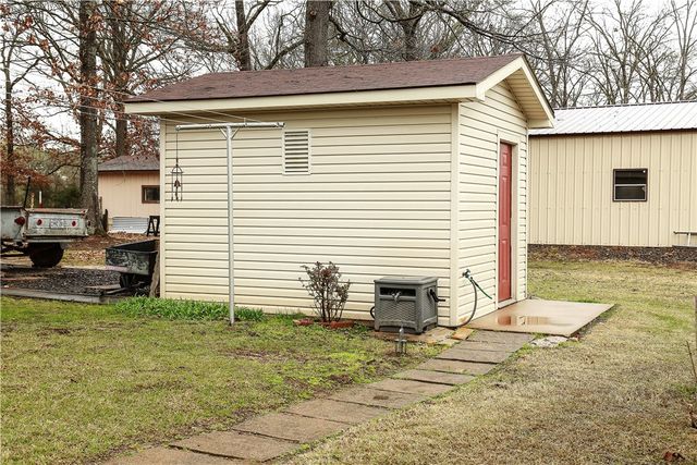 224 Laddy Lane, London, AR 72847