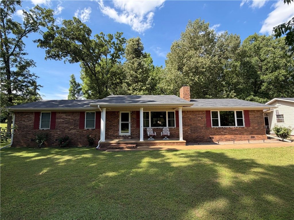 224 Laddy Lane, London, AR 72847