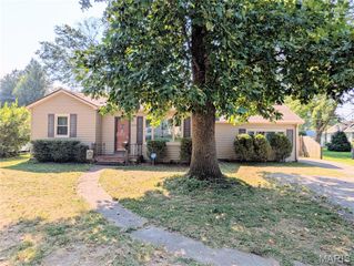 2002 E D Street, Belleville, IL 62221