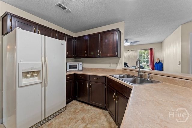 107 Shallowford Circle, Hinesville, GA 31313