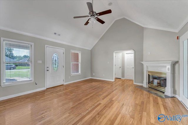 2722 King Arthur Court SW, Decatur, AL 35603