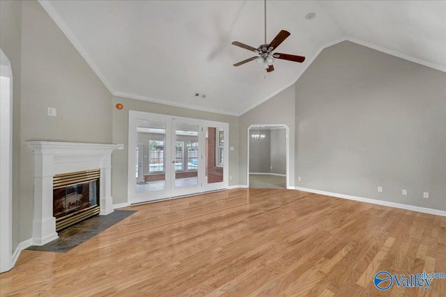 2722 King Arthur Court SW, Decatur, AL 35603