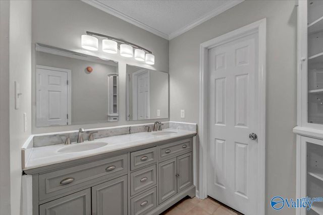 2722 King Arthur Court SW, Decatur, AL 35603