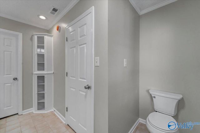 2722 King Arthur Court SW, Decatur, AL 35603