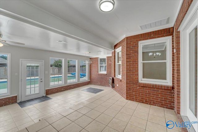 2722 King Arthur Court SW, Decatur, AL 35603