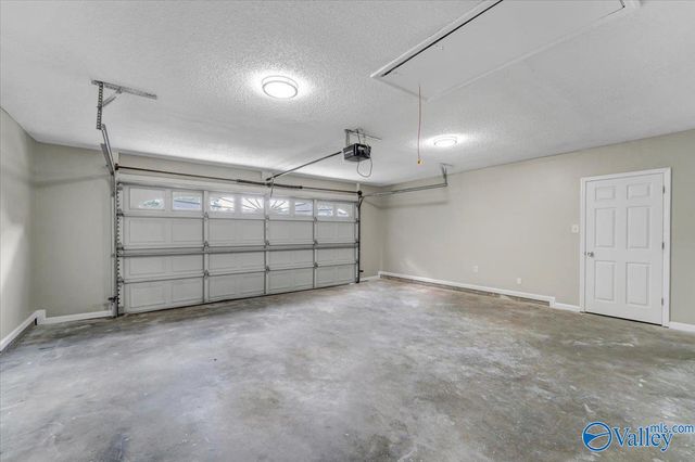 2722 King Arthur Court SW, Decatur, AL 35603