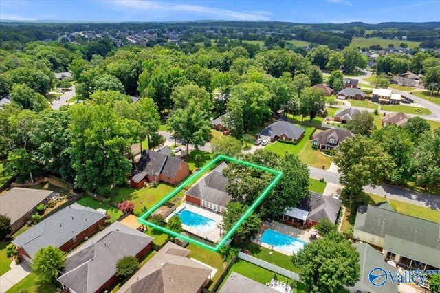 2722 King Arthur Court SW, Decatur, AL 35603