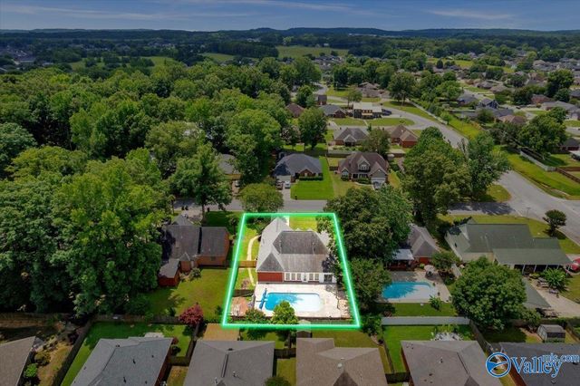 2722 King Arthur Court SW, Decatur, AL 35603